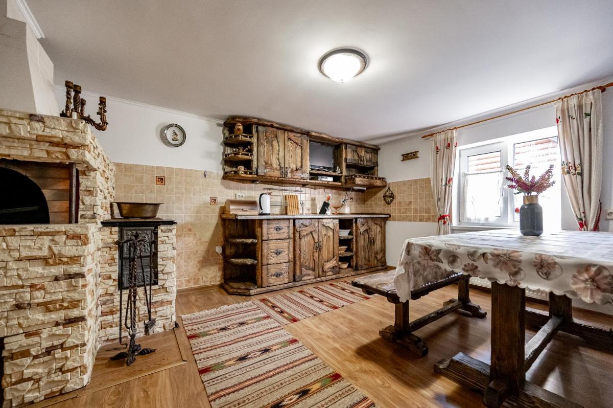 Emerald House - Housity