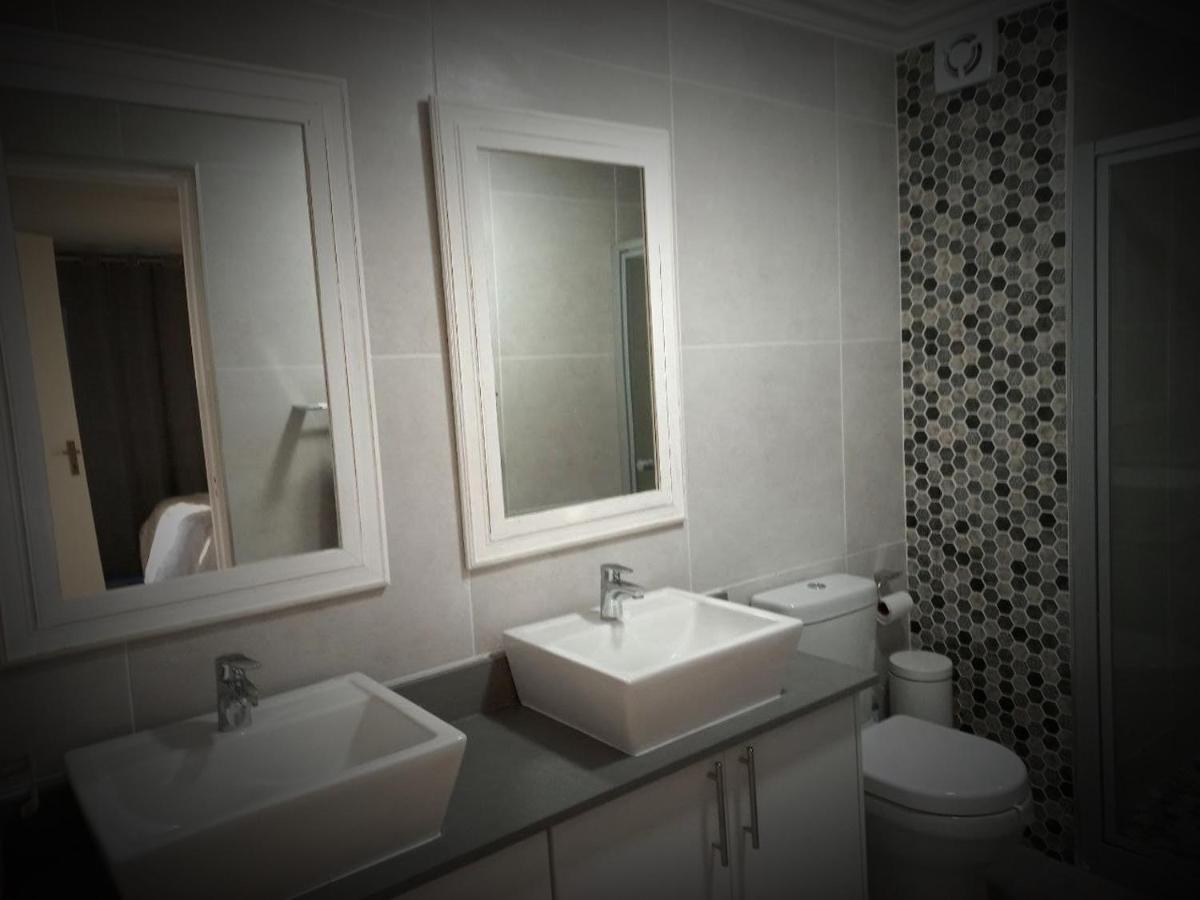 Bay-Side Apartment, Gordon's Bay - Housity