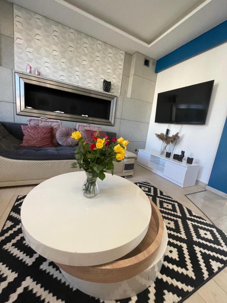 LUXURY BLUE APARTMENT by Marta - Housity