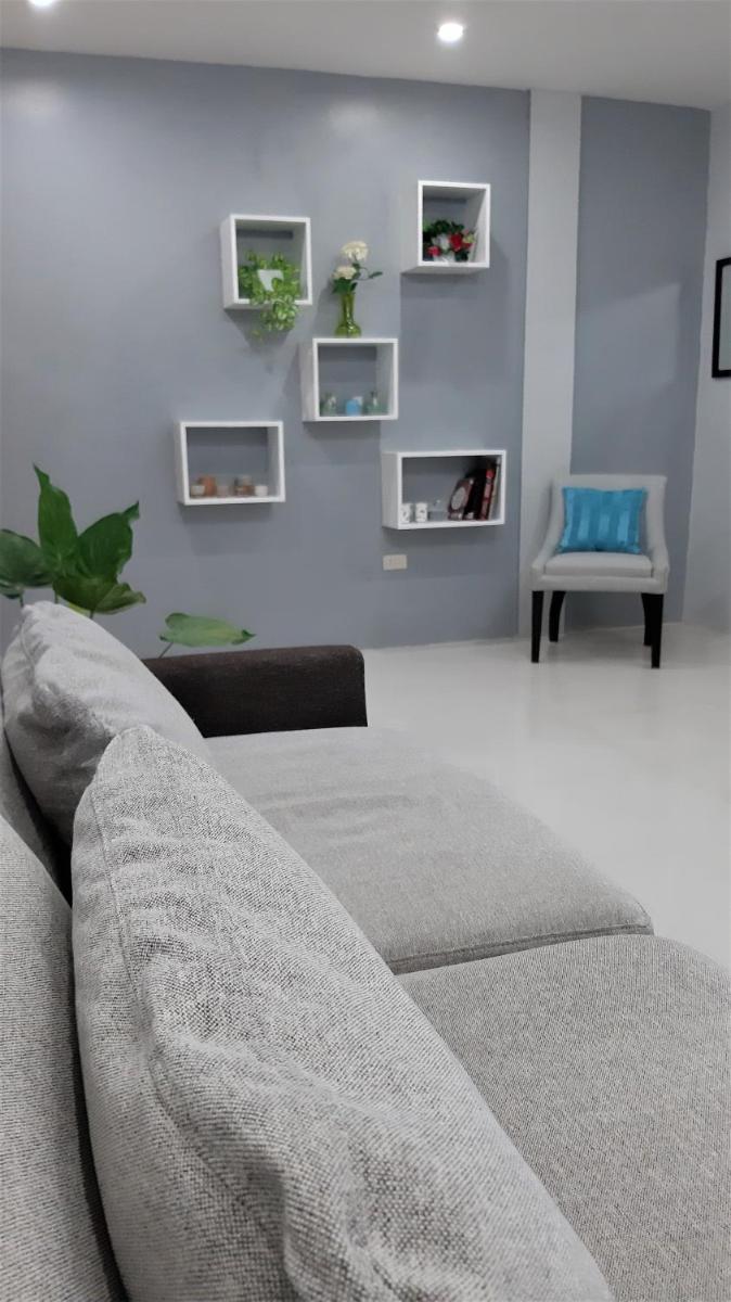 Suitetrails - Casa Erelle -1 Bedroom guest house w/ modern kubo