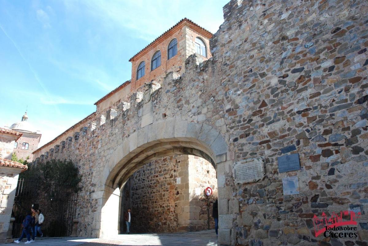 Puerta de Caceres Apartamento 3 - Housity