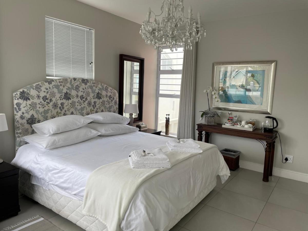 Vermont Hermanus - views, sunny, right on the sea - Housity