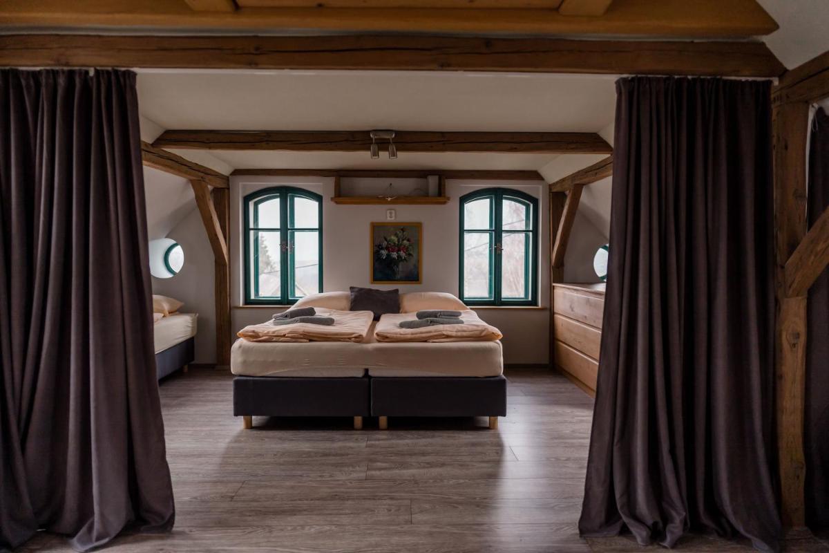 Na Kopečku AD 1795 - penzion s wellness, restaurací vniřní i venkovní v zahradě - Housity