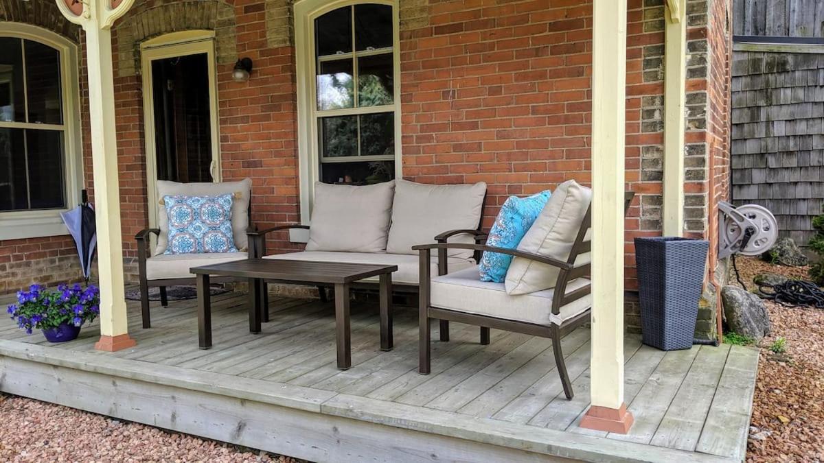 Suitetrails - The Front Porch Room of a 140-Year-Old Victorian House