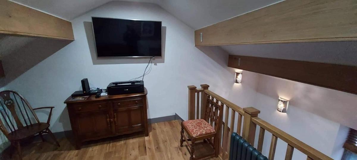 Colts Neck Cottage Upper Hopton, Mirfield, West Yorkshire - Housity