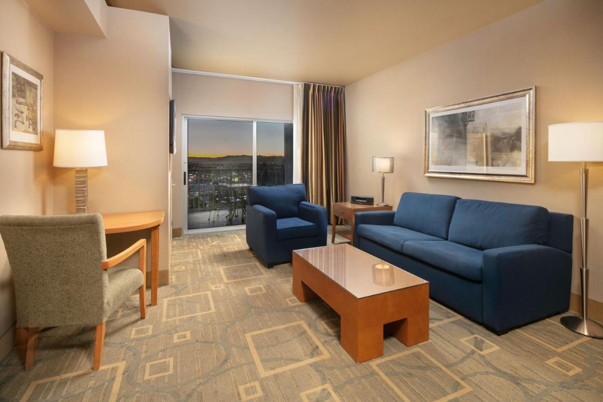 The Platinum Hotel - Housity