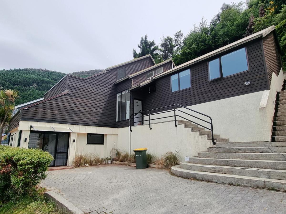 Queenstown Lakeview Holiday Home-5mins to town - Housity