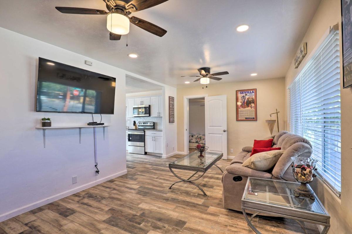 Beautiful Tuscon House about 1 Mi to Downtown! - Housity