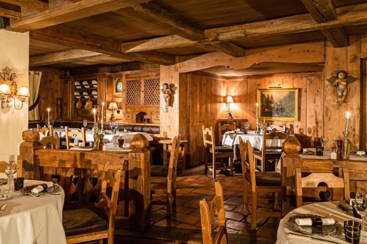 Restaurant ou autre lieu de restauration dans l'établissement Fer à Cheval