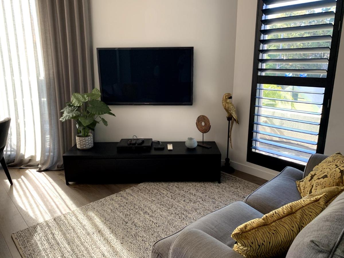 B312S - Luxury Waverton Apartment - Hizvo