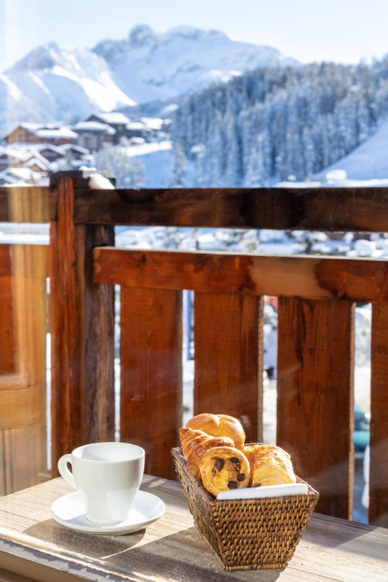 Vue générale sur la montagne ou vue sur la montagne depuis l'hôtel