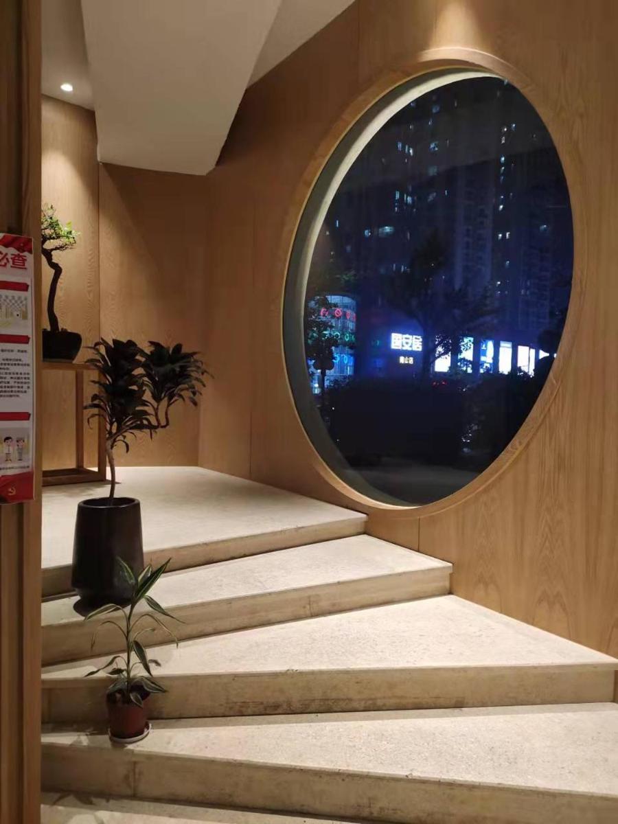 One House - Housity