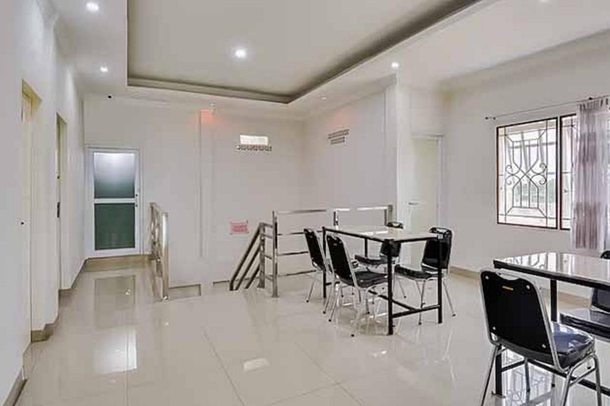 RedDoorz near Palembang Airport 2 - Housity