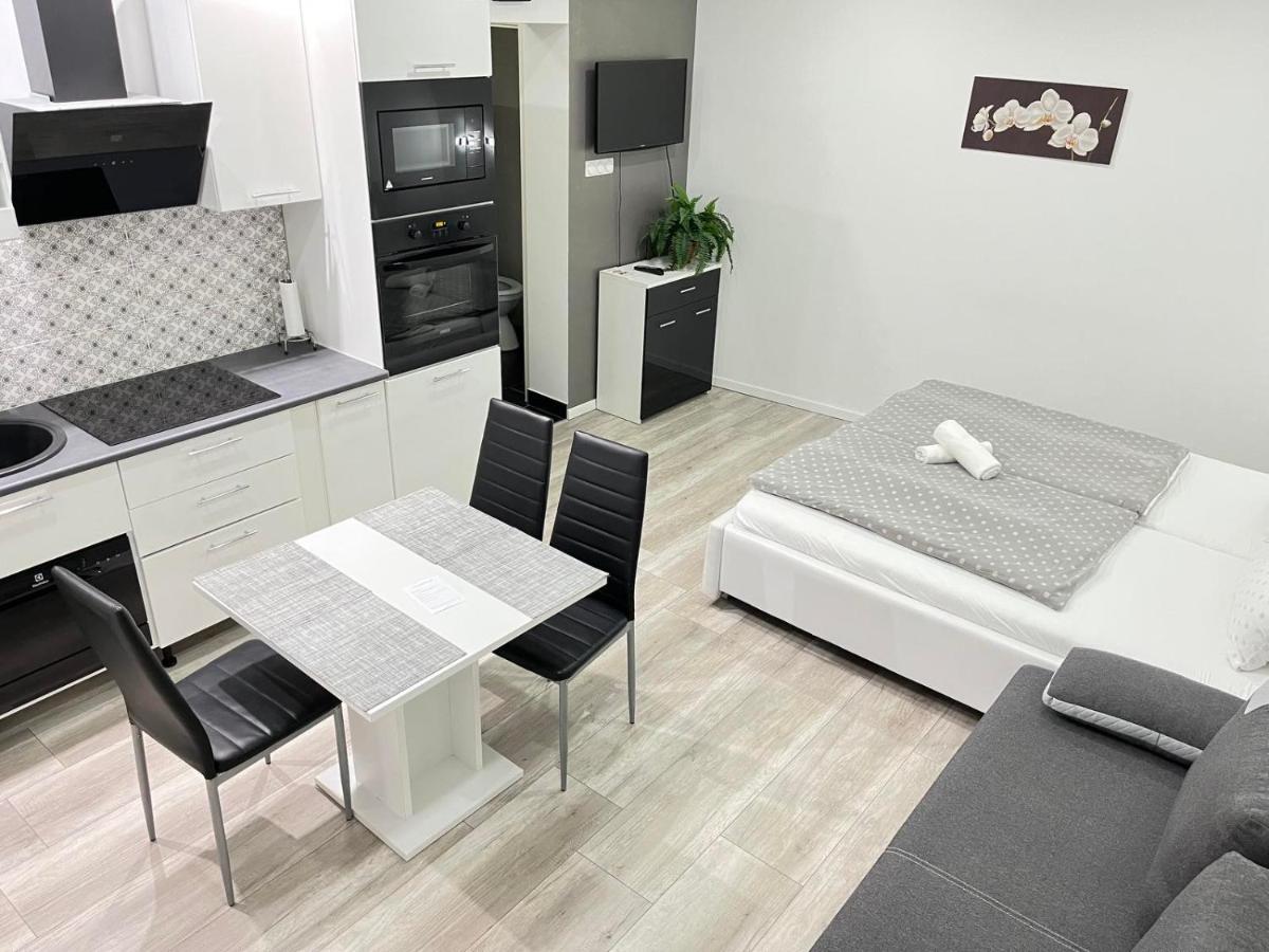 Aqua Wellness Apartments - Housity