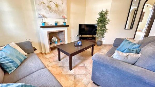 HL 020 Luxury 3 bedroom villa , high standard - Housity