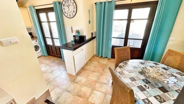 HL 020 Luxury 3 bedroom villa , high standard - Housity