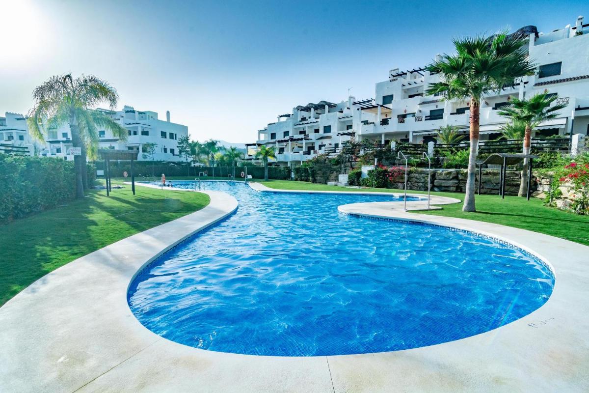 SSG- Modern 2 bedroom apartment sunset golf - Housity