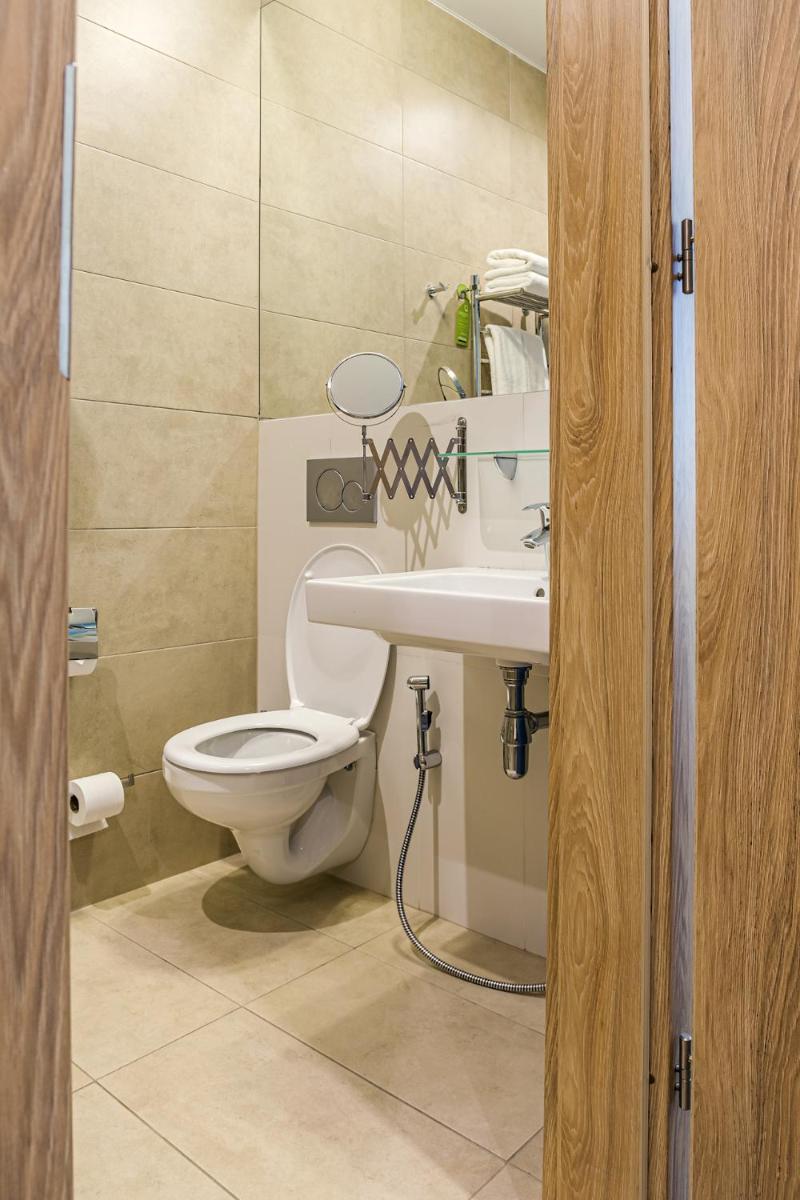 Europa Hotel and Apartment - Housity