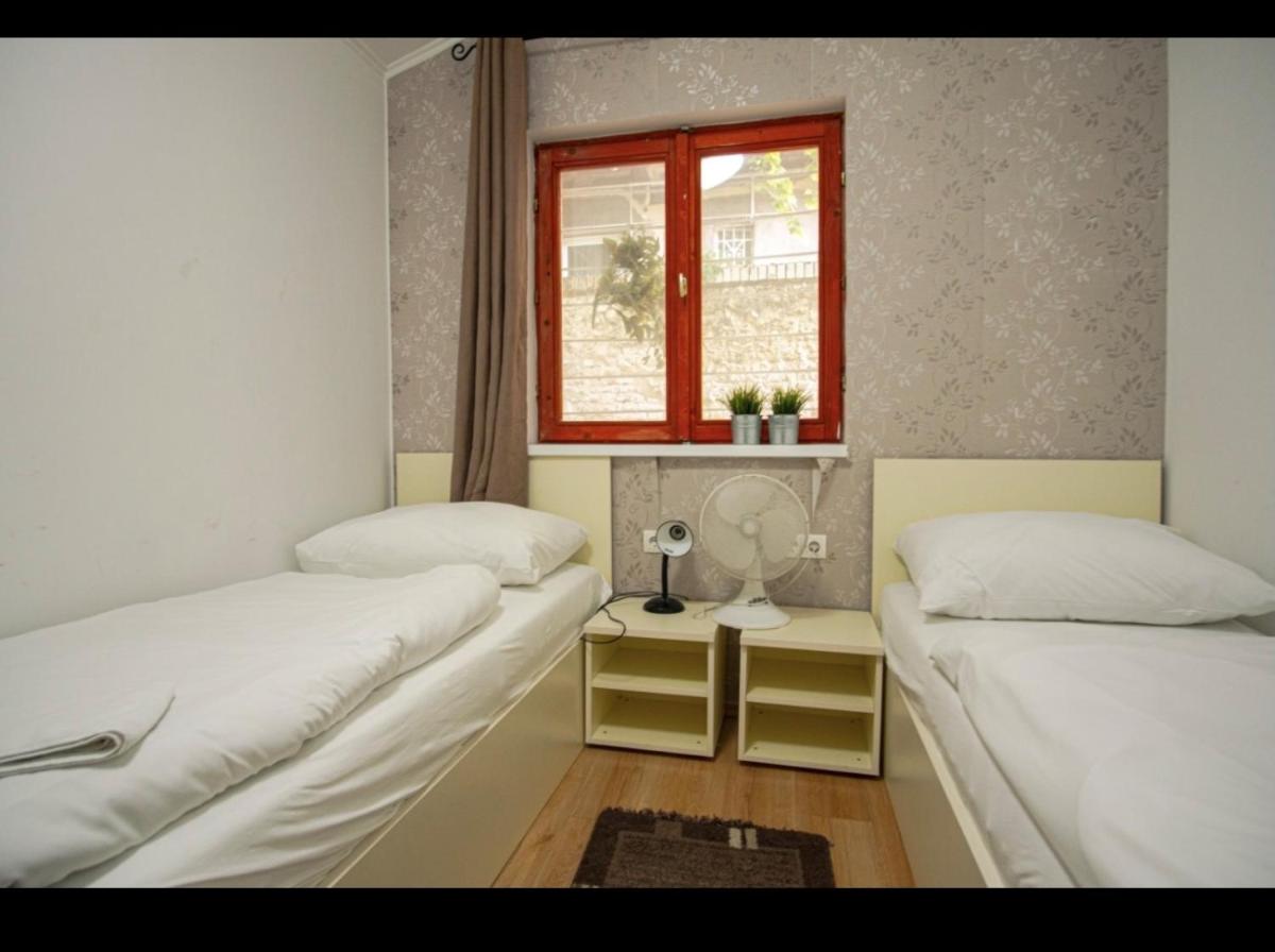 Easy Star Hotel - Housity
