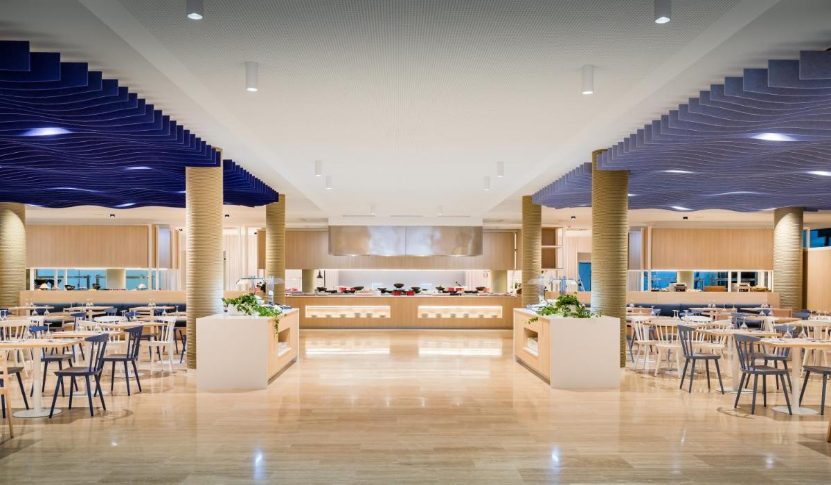 Un restaurante o sitio para comer en Barceló Fuerteventura Mar