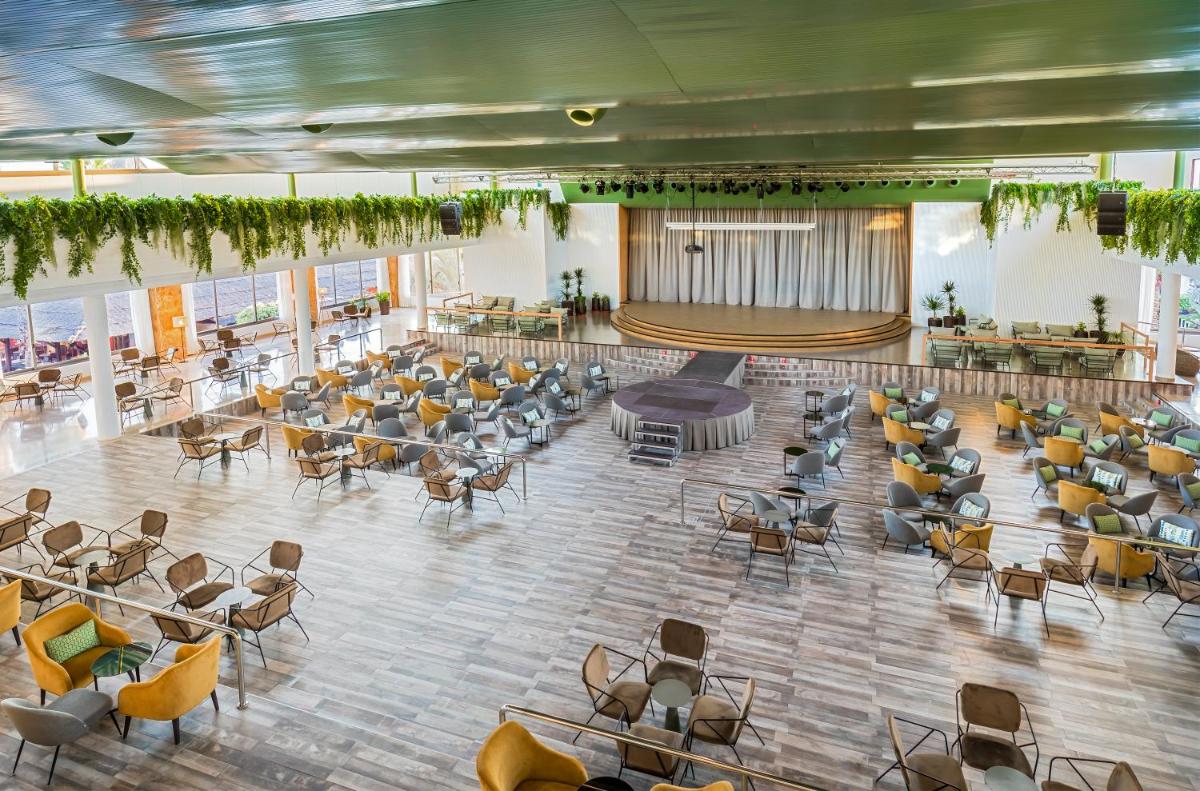 Un restaurante o sitio para comer en Barceló Fuerteventura Mar