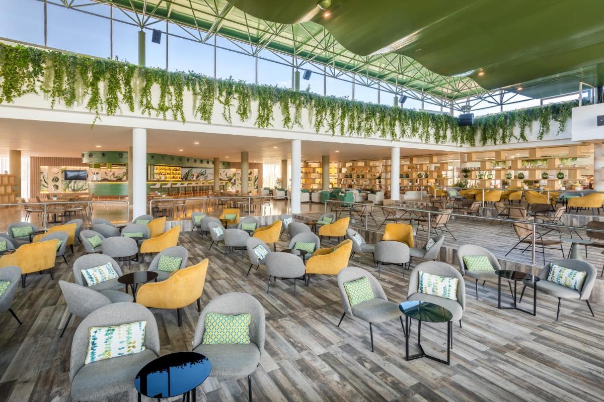 Un restaurante o sitio para comer en Barceló Fuerteventura Mar