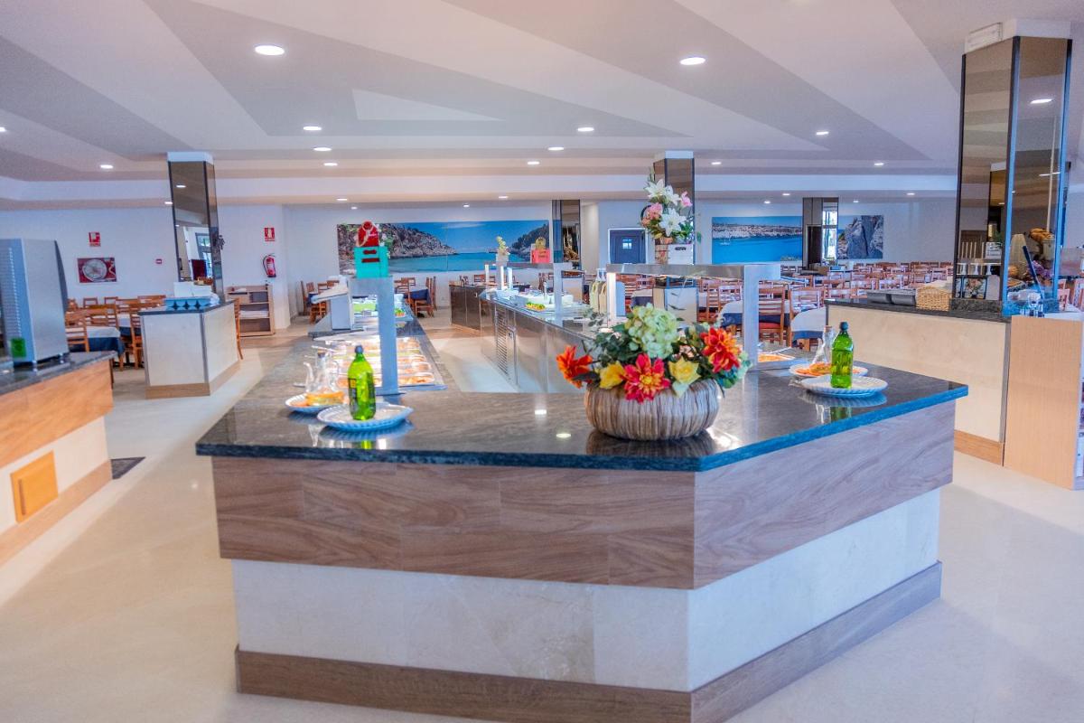 Hotel Club Cala Romani - Housity