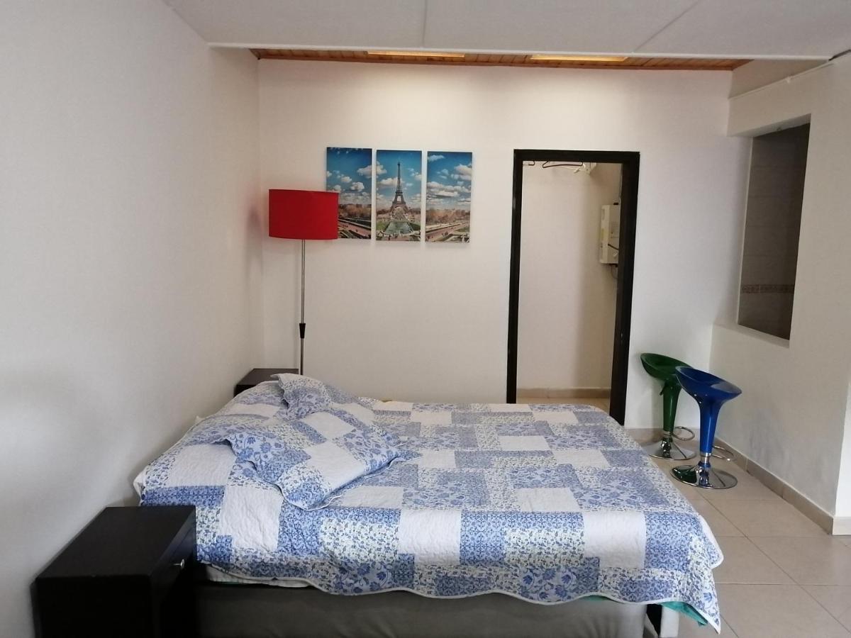 Suitetrails - Santa Monica Apartasuites