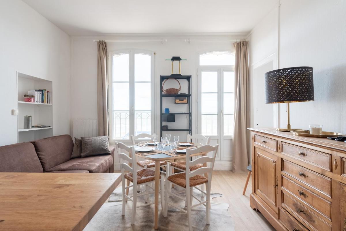 Aviso - appartement magnifique vue mer - plage à 50 m - Housity