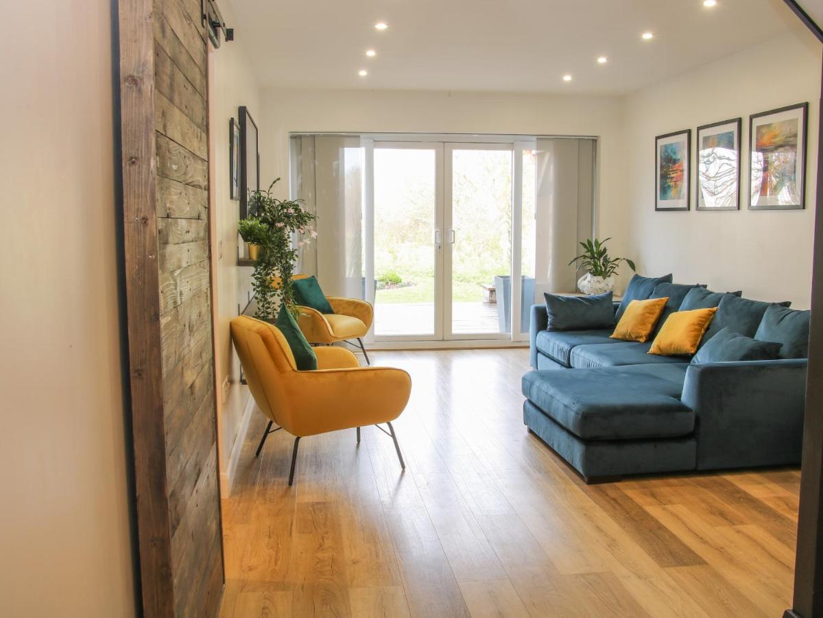 Prestbury House - Housity