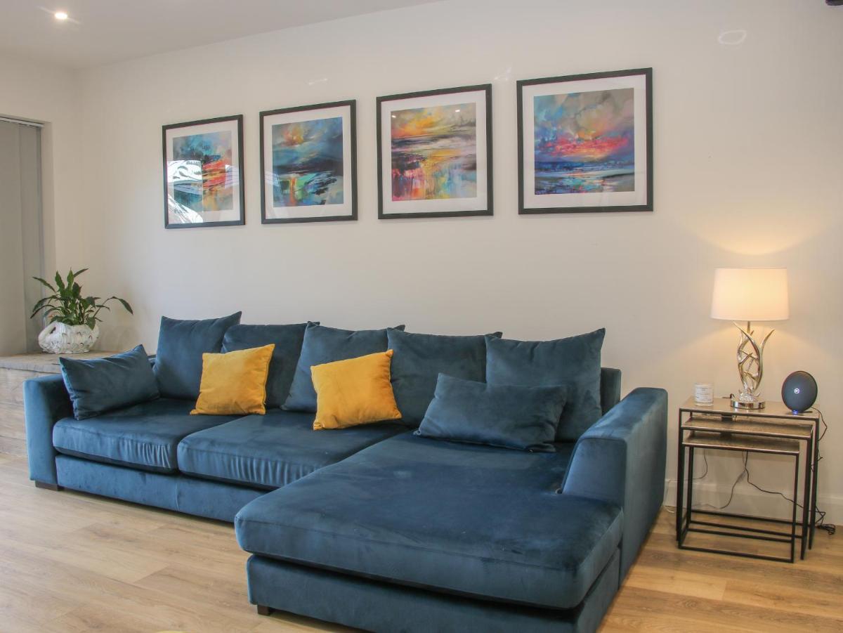 Prestbury House - Housity