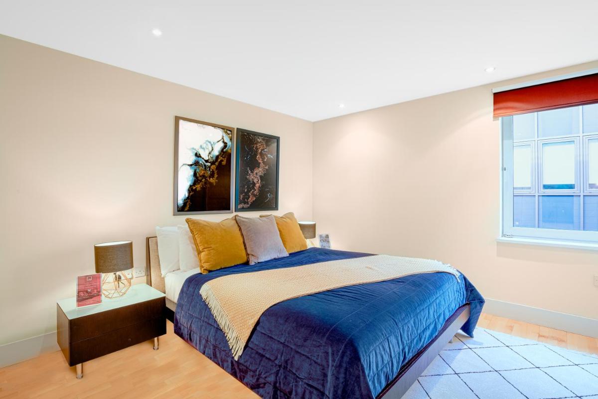 Impeccable 1-Bed Apartment in London City - Housity