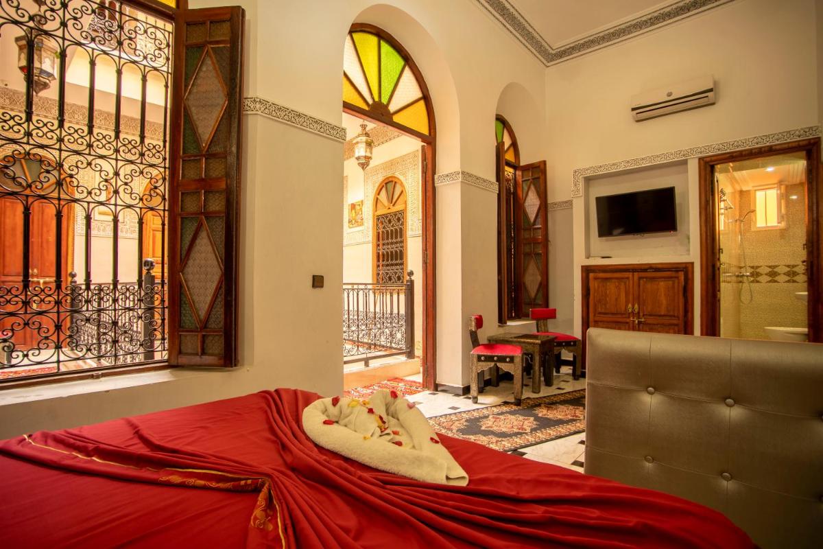 Riad Aymane - Housity