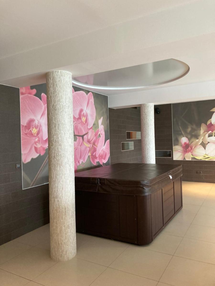 Luxury  Forest View - Housity