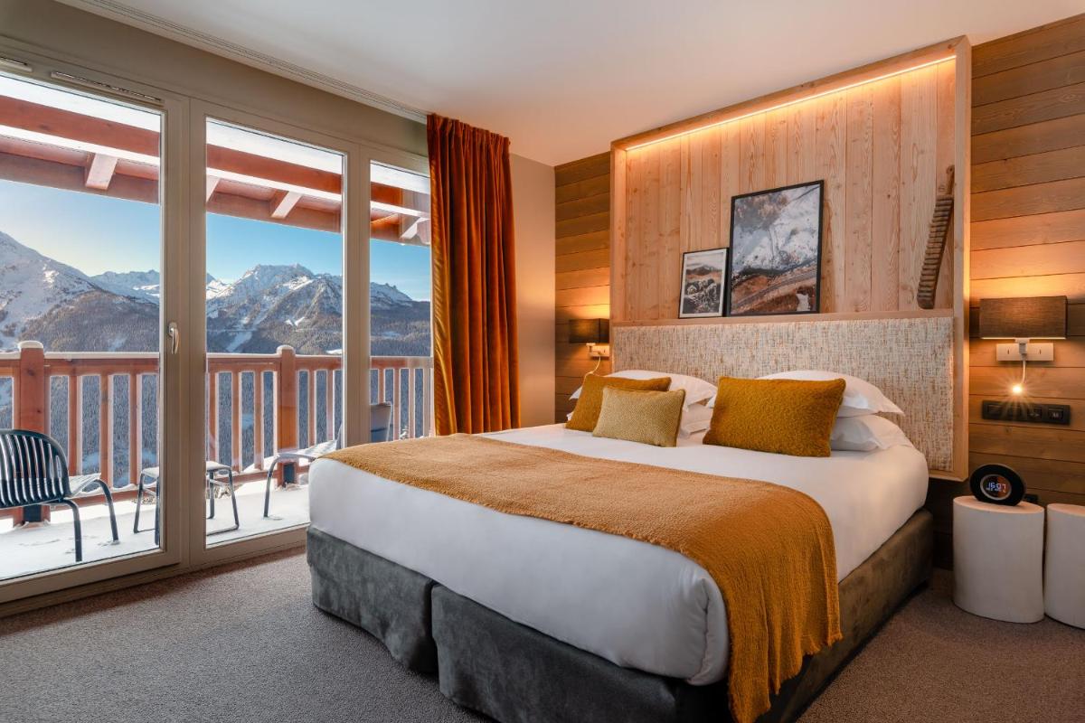 Vue générale sur la montagne ou vue sur la montagne depuis l'hôtel
