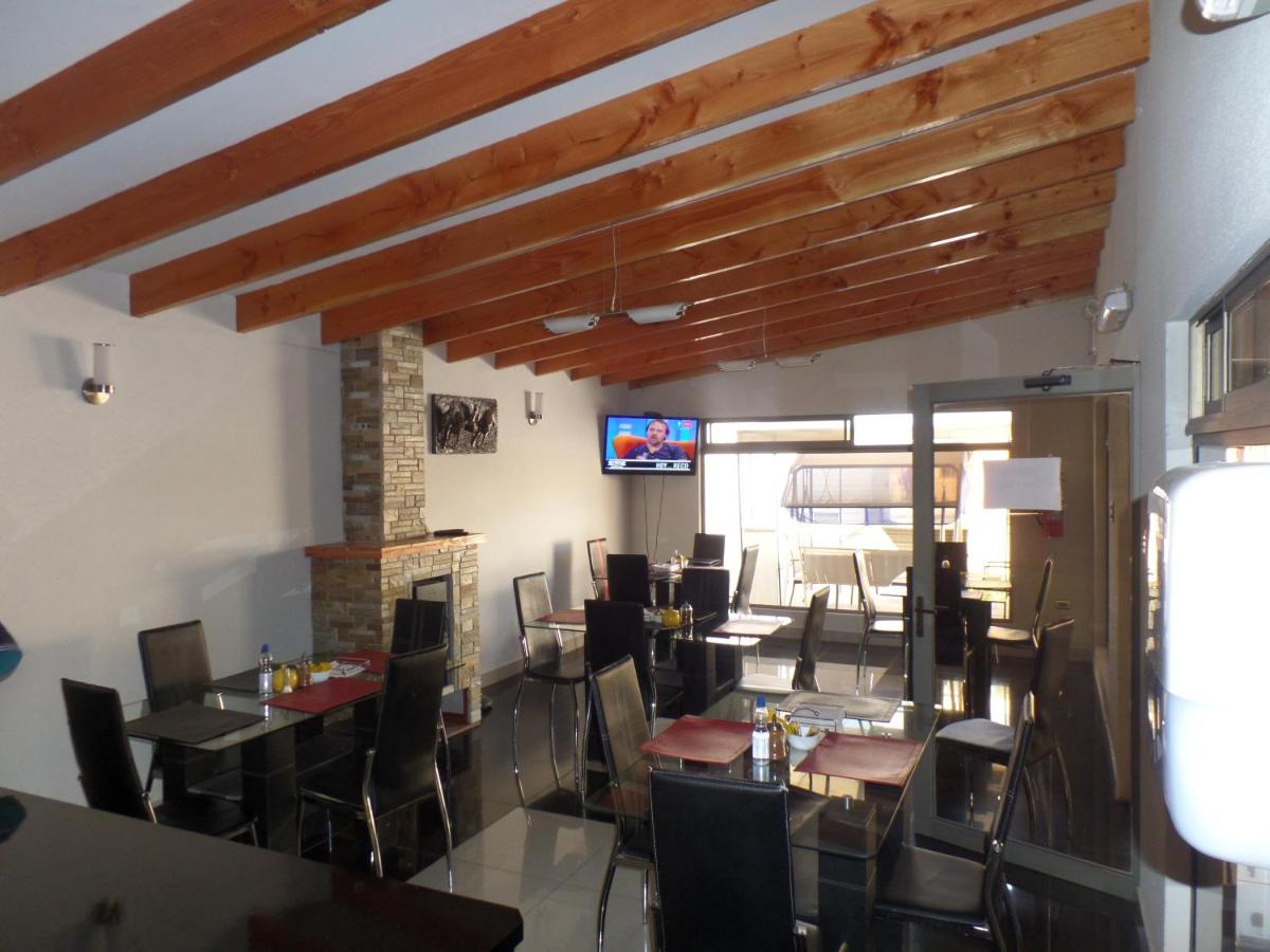 Hotel Portal del Norte - Housity