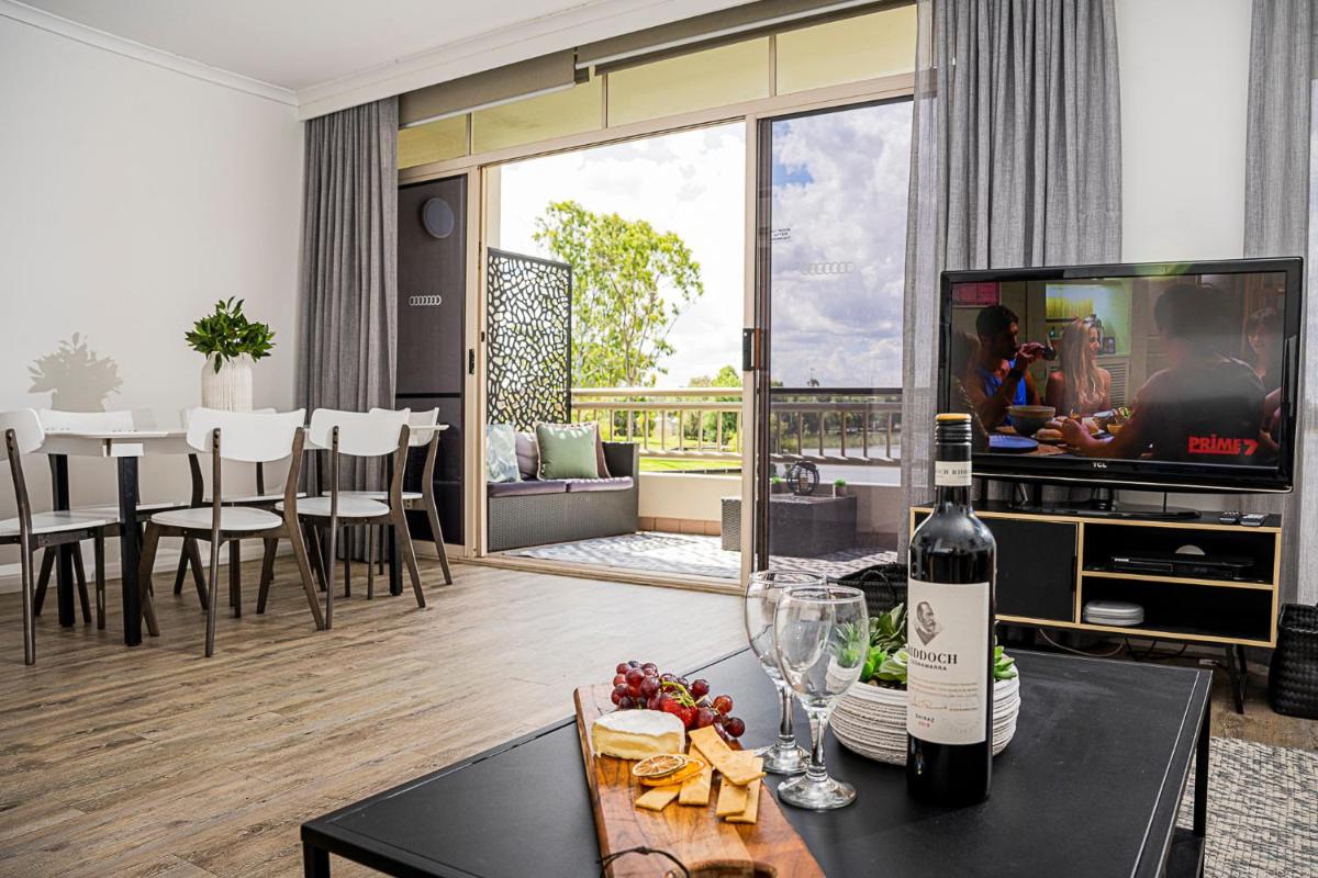 Suitetrails - Mulwala Lakeside Apartment