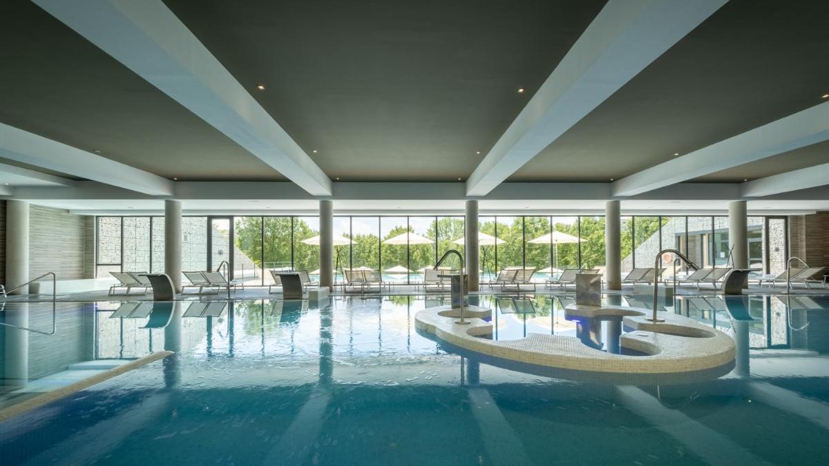 Piscina en o cerca de Castilla Termal Monasterio de Valbuena