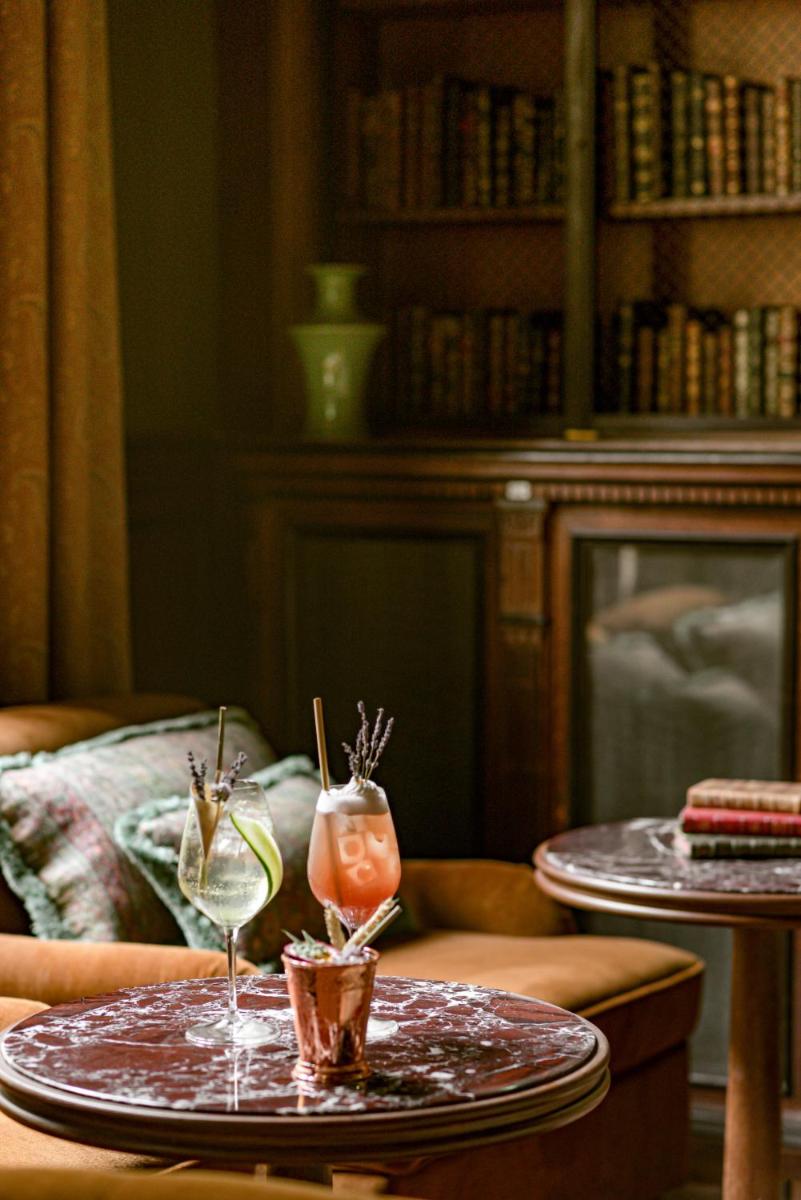 Boissons dans l'établissement Saint James Paris