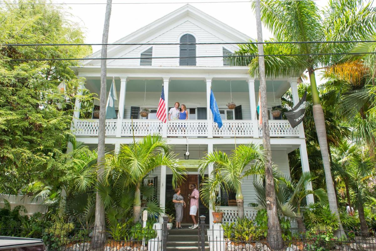 Old Town Manor - Housity