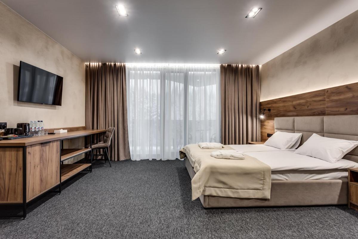 GirskiDelux - Housity