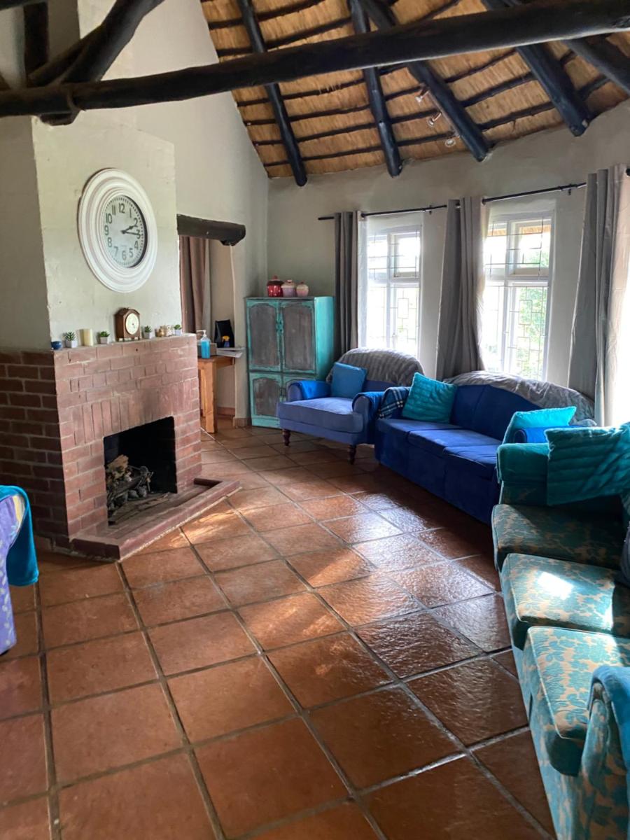 PET FRIENDLY,10 SLEEPER farm cottage 2KM FROM PIGGLY WIGGLY NOTTINGHAM RD KZN - Housity