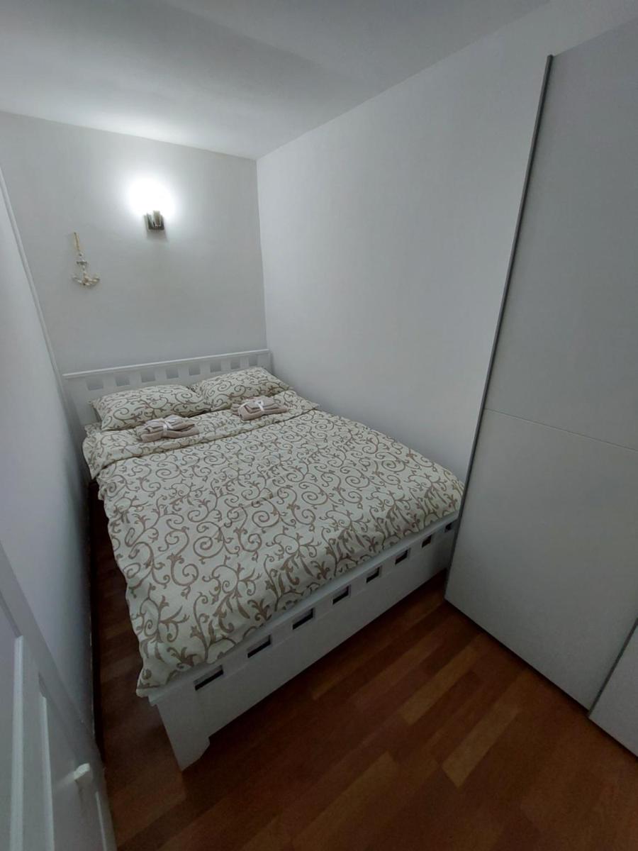 Borsko jezero - Housity