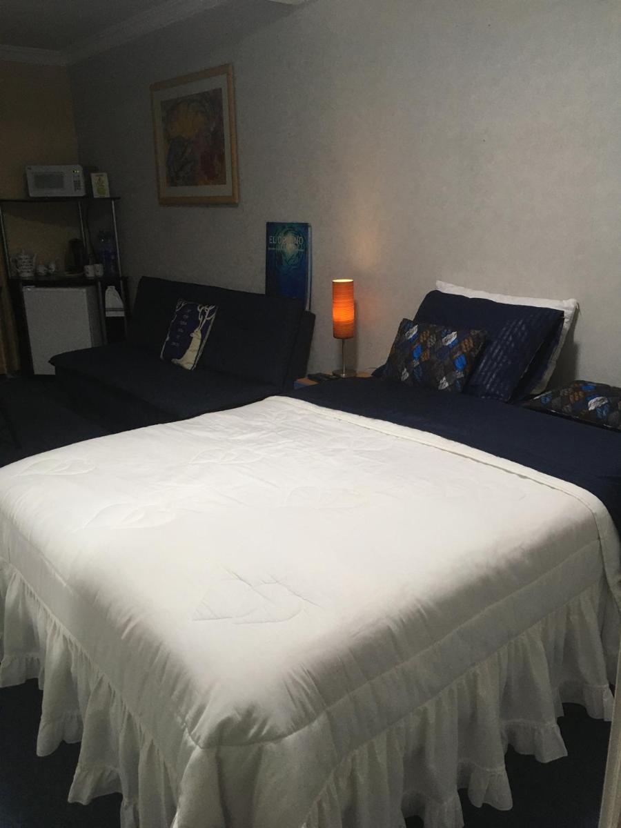 Amplia Habitación tipo Ejecutiva con baño y acceso privados - Housity