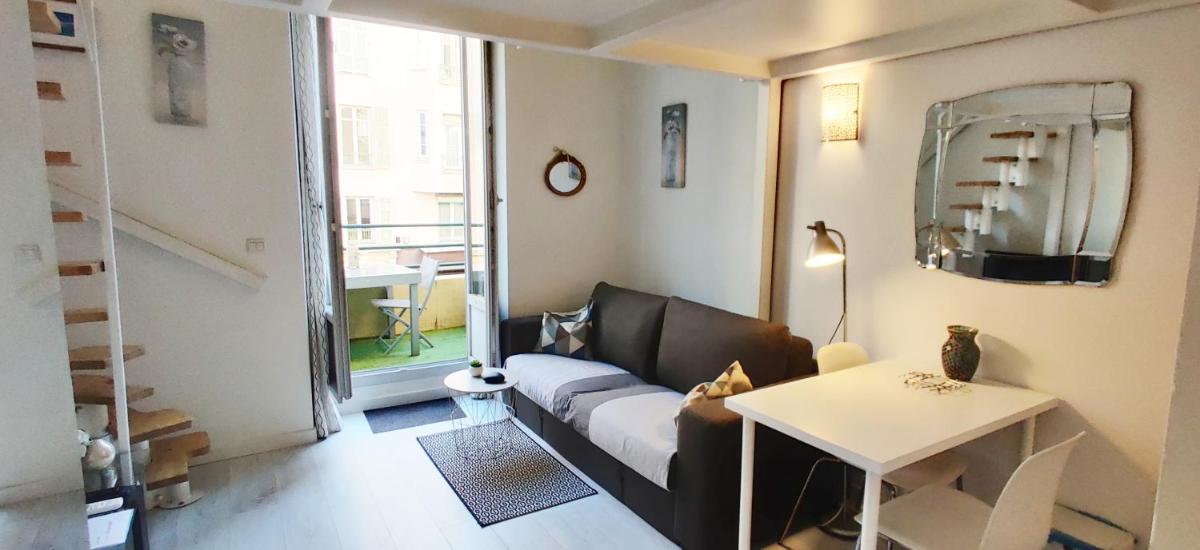 Studio with mezzanine near beaches and shops - Housity