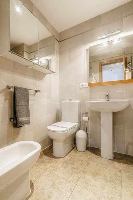 Suitetrails - Apartamento junto a la playa 4p piscina y parking