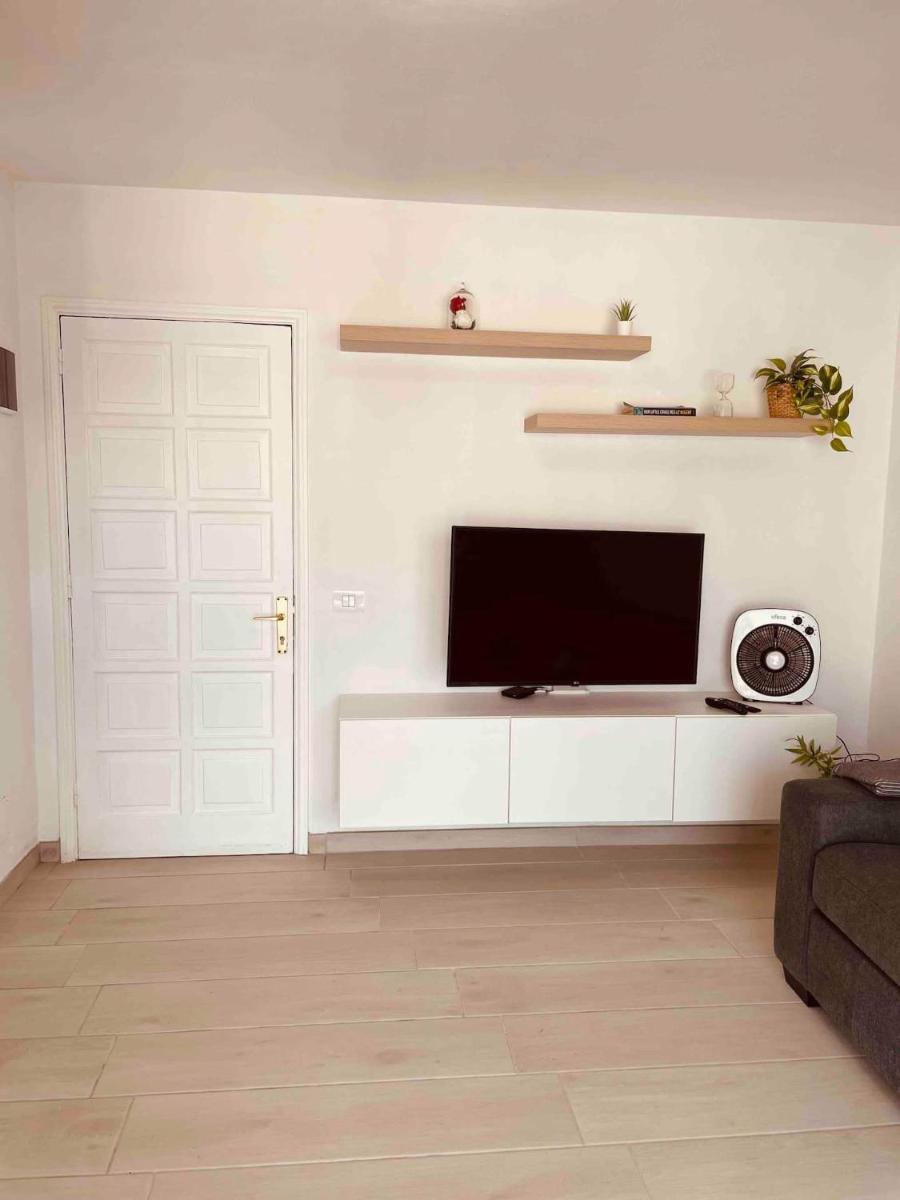 Apartment Luna -modern one bedroom apartment in central Puerto del Carmen - Housity