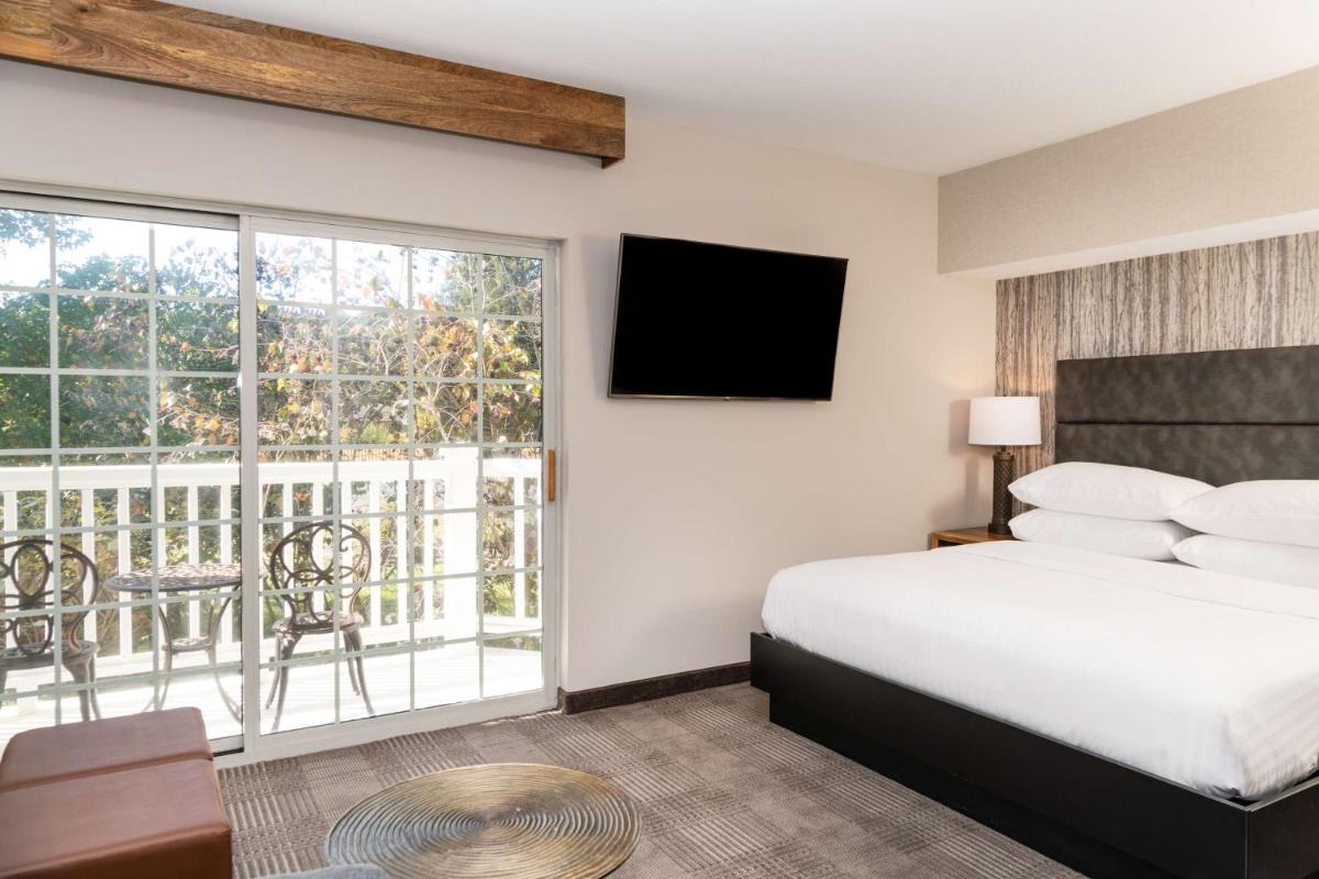 Cherry Valley Hotel - Housity