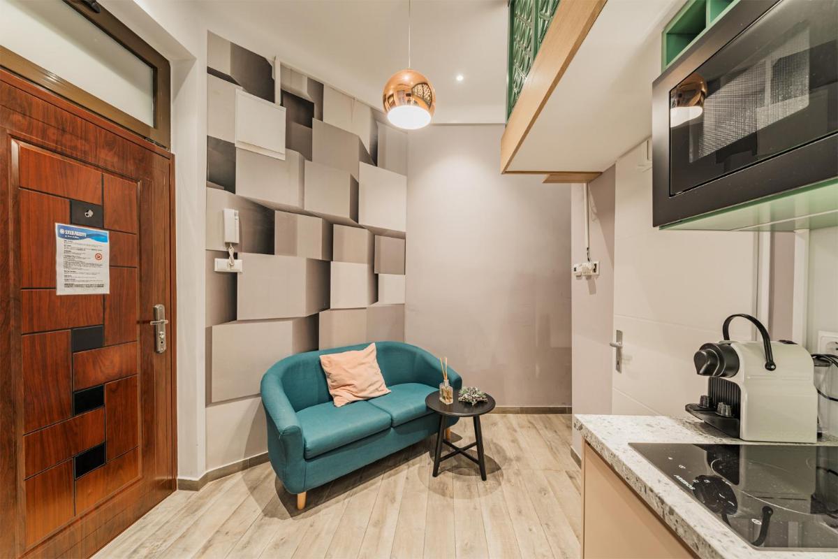 ZEUS Design Mini Apartment Erlach #10 - Housity