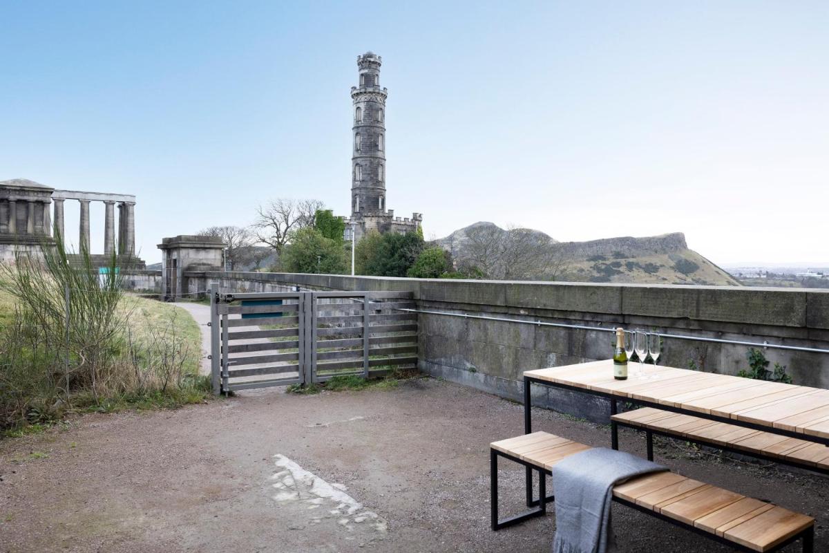 JOIVY Observatory House - Housity